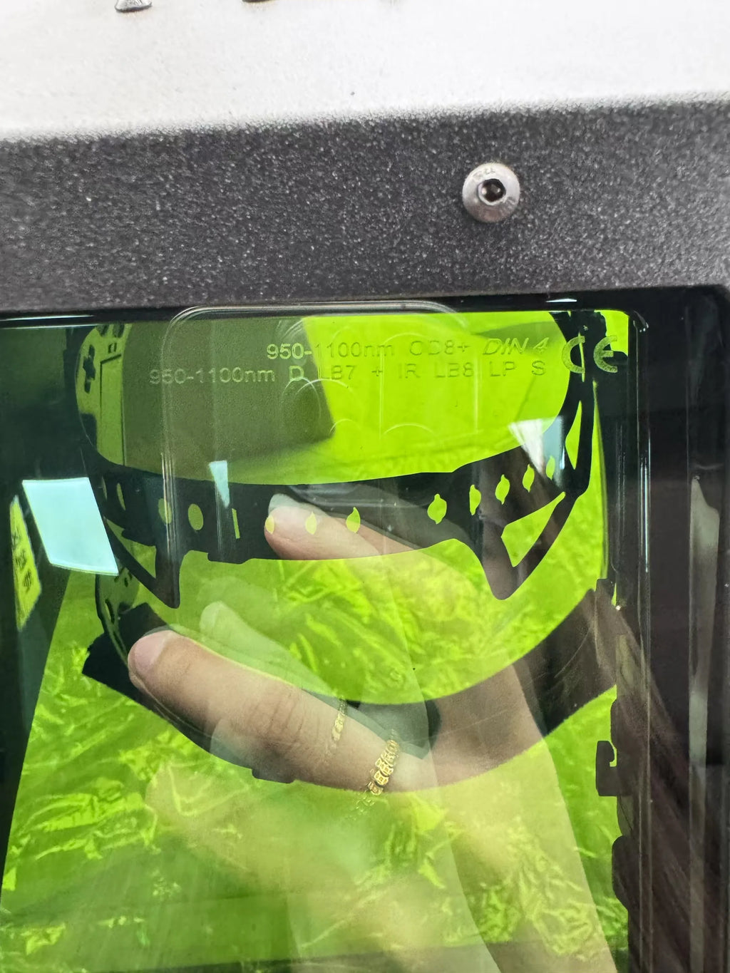 Welding Helmet Auto Darkening Fiberglass Welders Helmet Large Screen 180 View Electric Welding Helmet