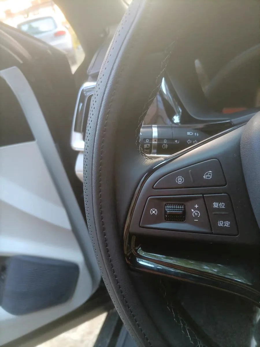 Embossed PU Leather Patchwork Car Steering Wheel Cover, Non-slip, Breathable