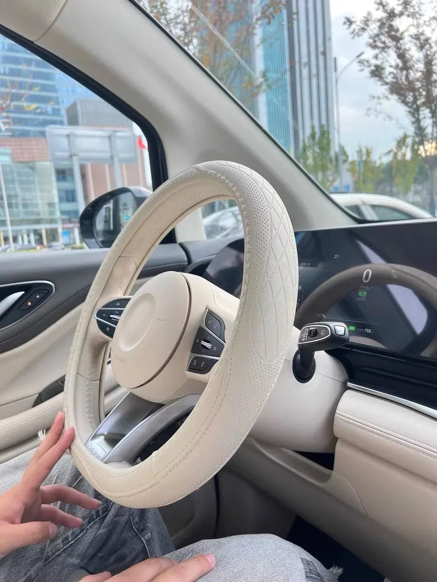 Embossed PU Leather Patchwork Car Steering Wheel Cover, Non-slip, Breathable